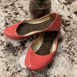 Coral ballet flats